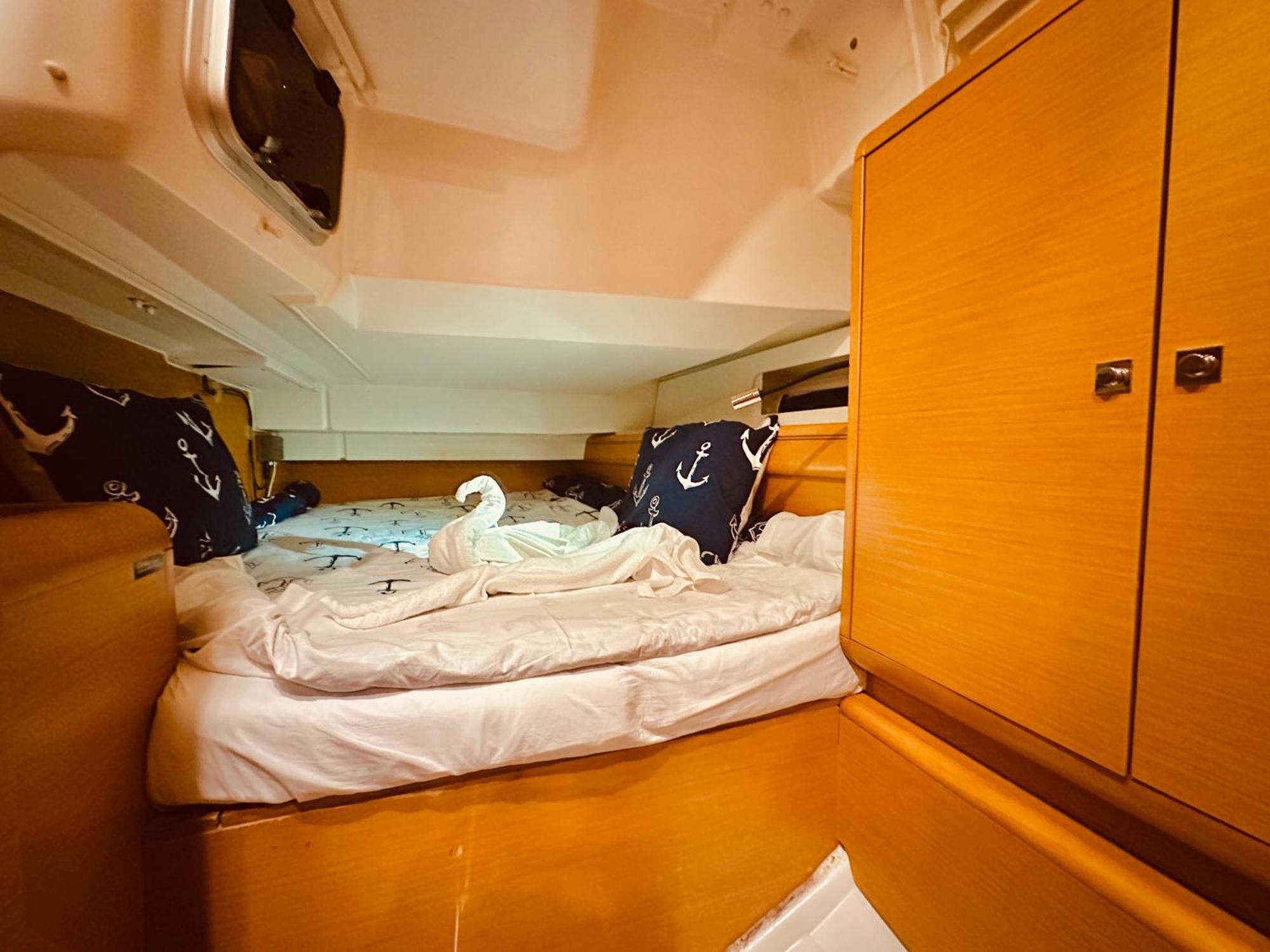 Sleep Aboard A Modern Sailboat In Oeiras Hotel Екстериор снимка
